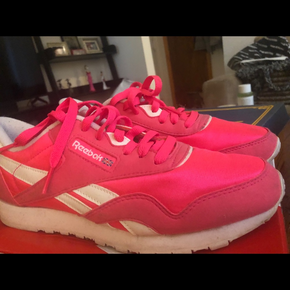 Vintage Hot Pink Reebok 8.5